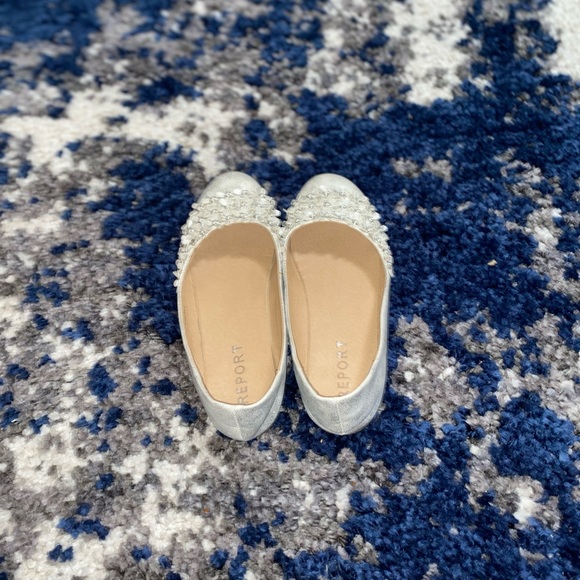 Silver flower pearl flats - Picture 5 of 5